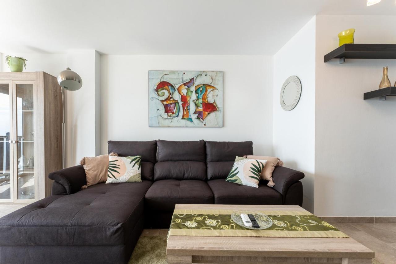 Spectacular Sea Views Parking And Pool Apartamento Benalmádena
